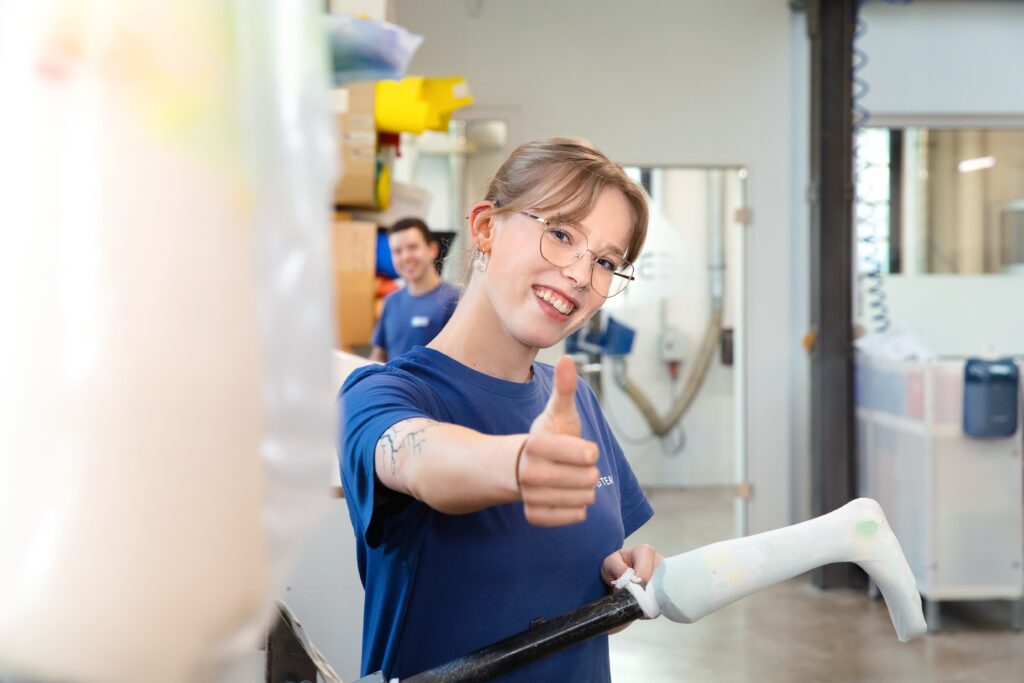Auszubildende Orthopädietechnikmechanikerin